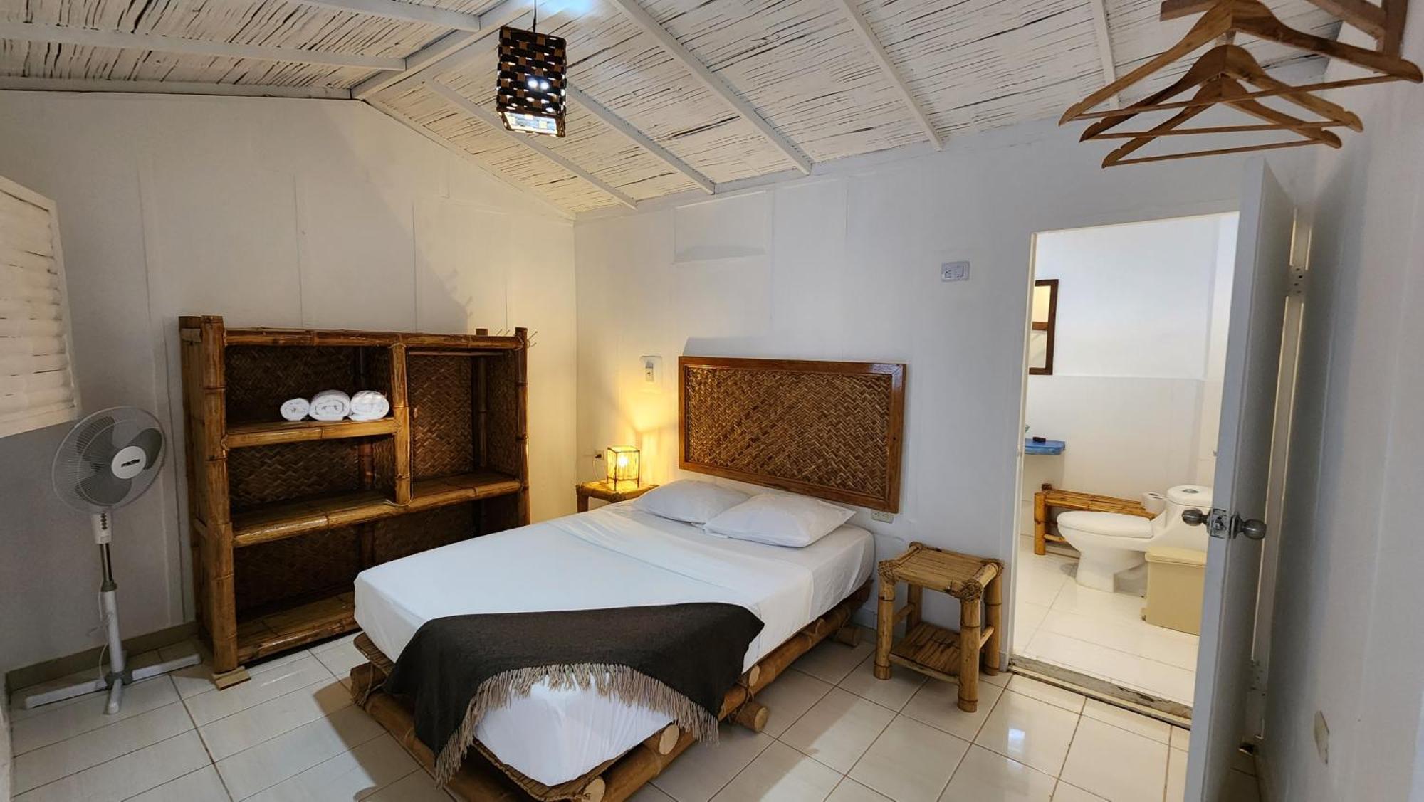 Kinti Guest House Mancora Bagian luar foto
