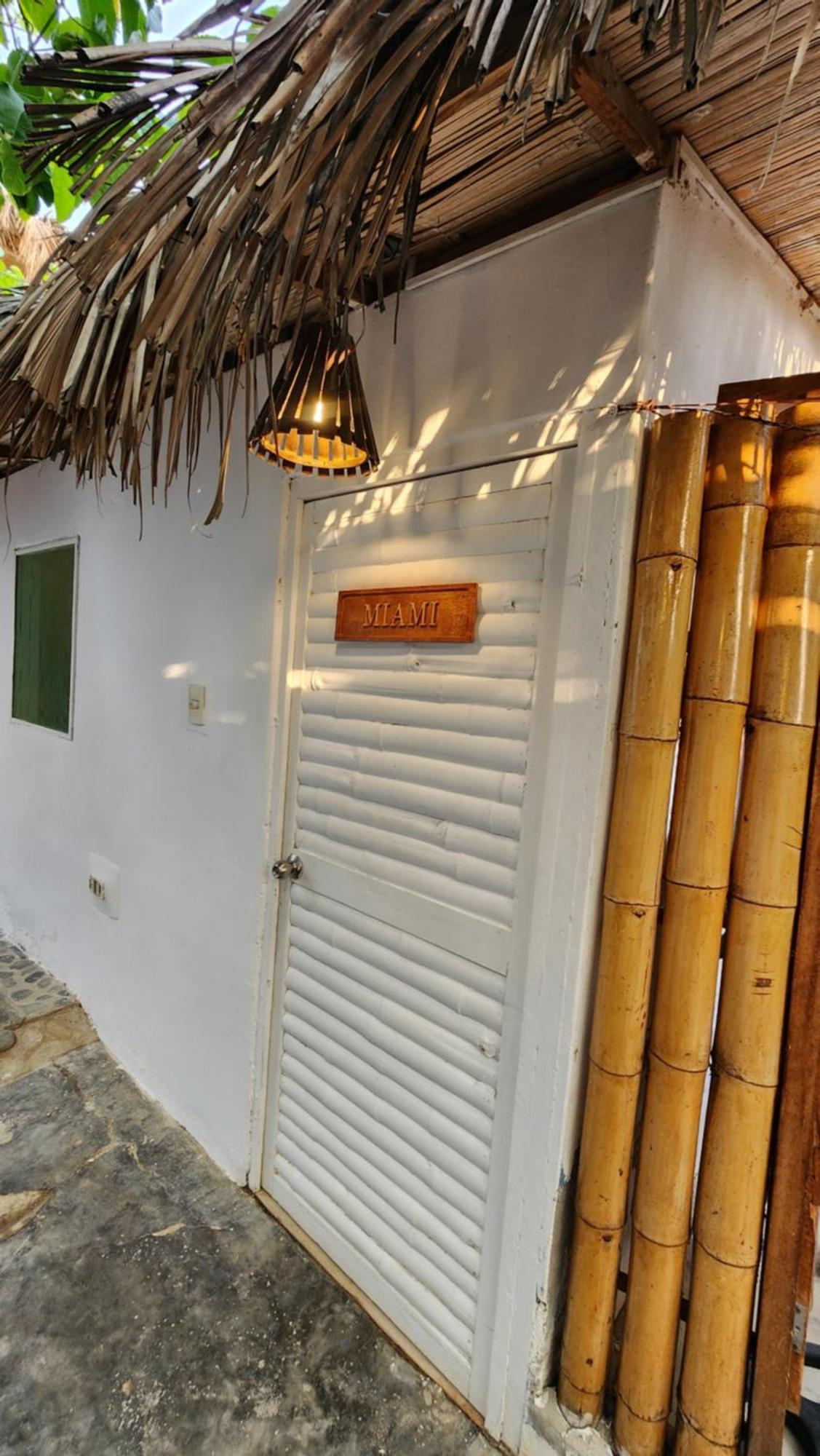Kinti Guest House Mancora Bagian luar foto